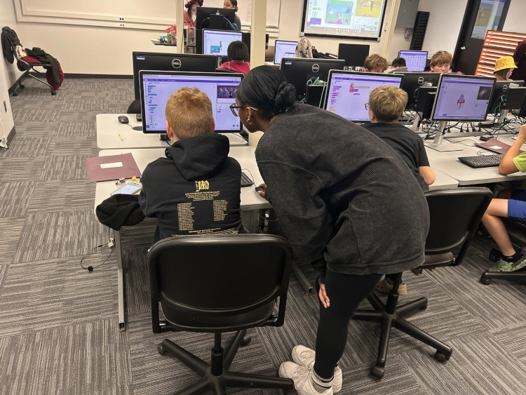 Student Assisting WiCyS